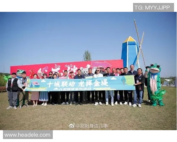 日本足球明星代言广告牌引领潮流打造全新品牌形象跨界合作掀起市场热潮